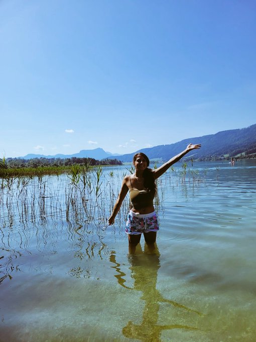 Lieber im Bergsee baden, als in Arbeit schwimmen. 😂

Ich war campen und werde die Tage mal ein mini bisschen