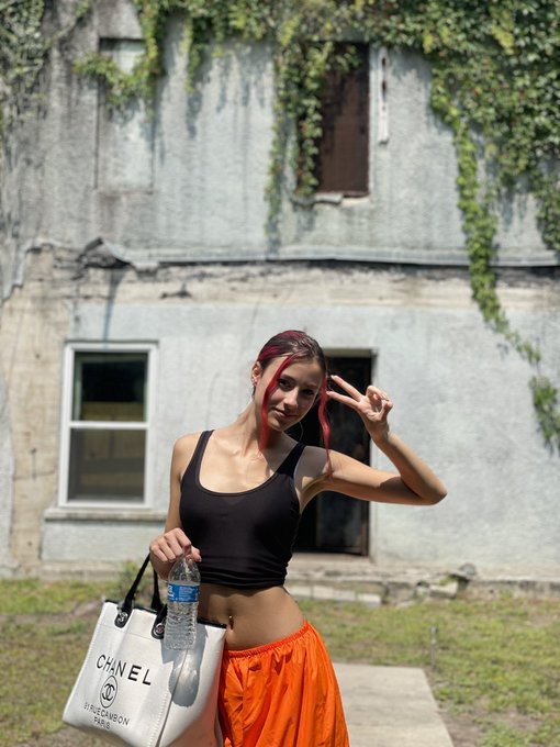 On set of “Con Queens” stay tuned ;) 🎬 #Titan #prisoner #featurefilm #amazonvideo #chanel #hauntedjail