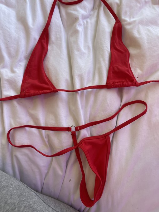 3 pic. I have tons of lingerie I’m selling right now! Message me if you wanna purchase a set, plus get