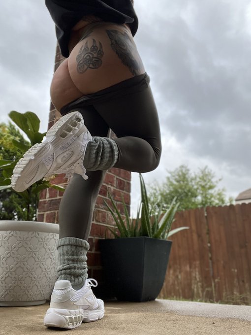 2 pic. Stormy days in Texas 😍🌪🫶🏻⚡️⛈ do you like stormy weather too?? https://t.co/VssGN71Sqr