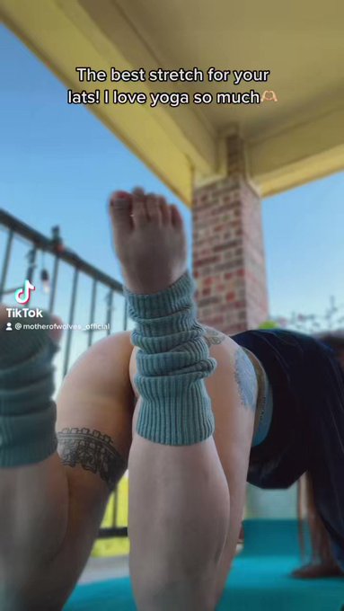 Love a good stretch 😈 https://t.co/aUISgkGSCj