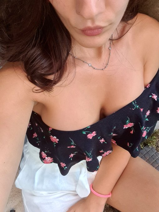 2 pic. RT for dinner out
Dessert is on me 💦
https://t.co/ZXcKPn2rWo https://t.co/qkUtNwTJm7